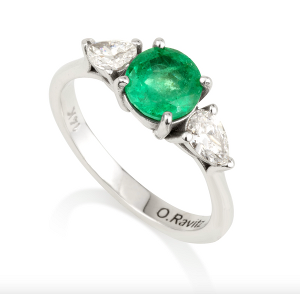 Elegant Emerald and Diamond Gold Engagement Ring