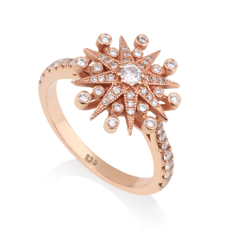 A ravishing star ring with diamonds