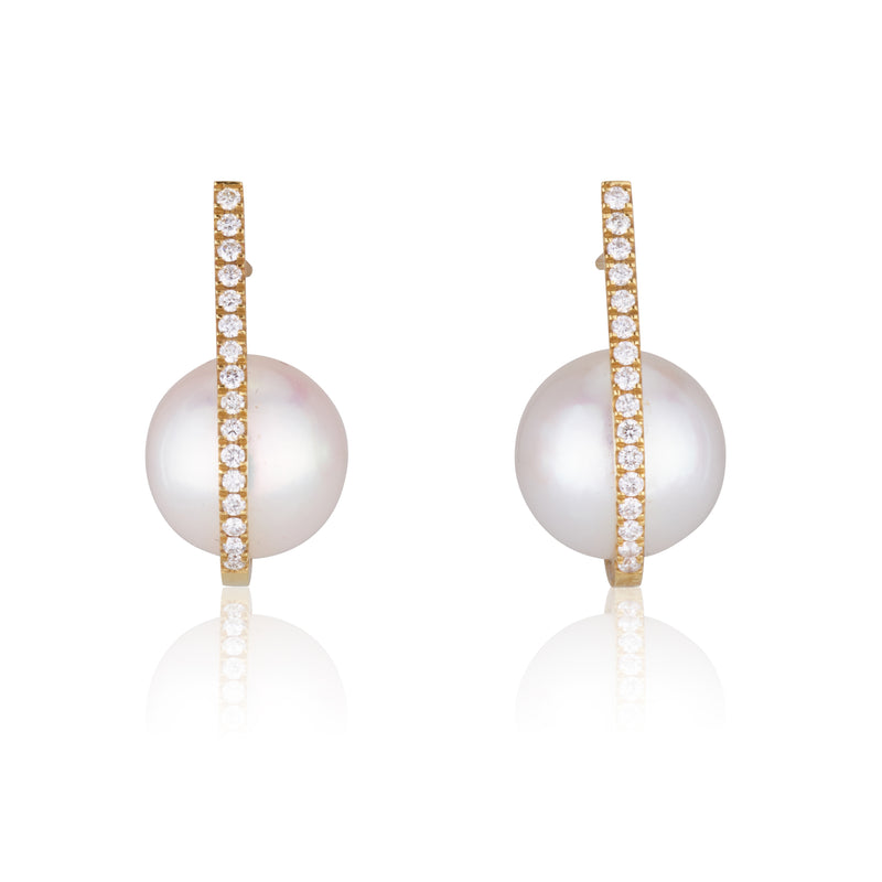 Pearls | Diamond bar earrings with pearls