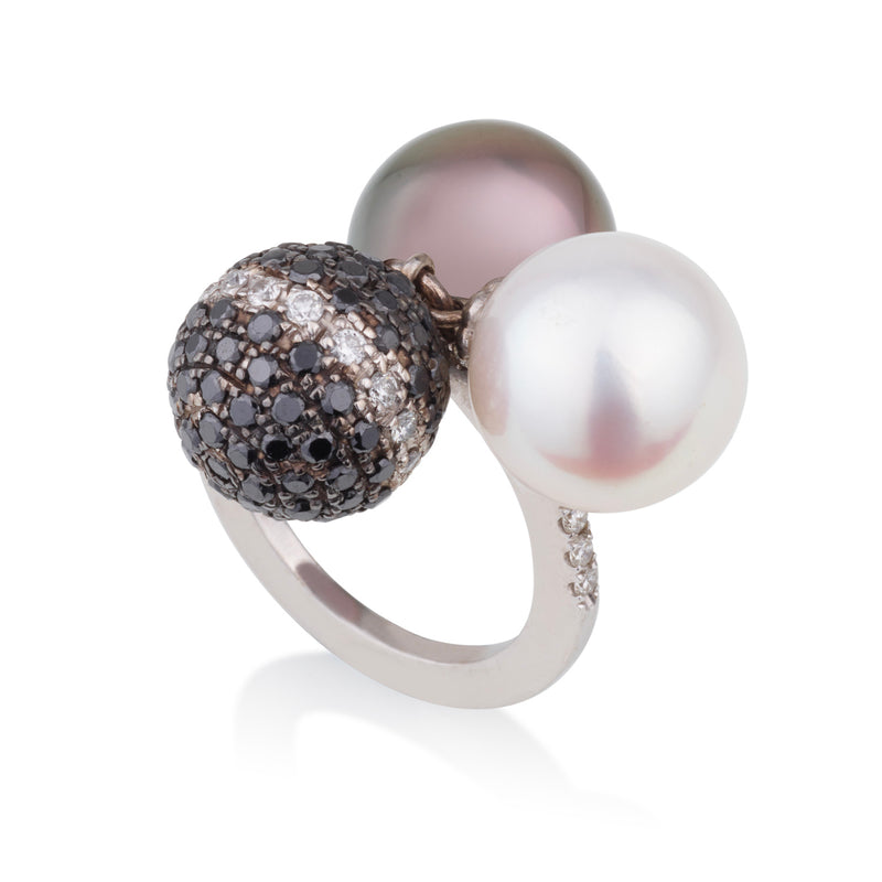 Stunning dangling pearls and diamonds ring