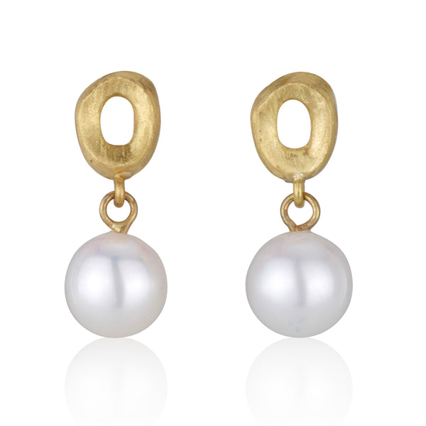 Nature inspired dainty pearl earrings