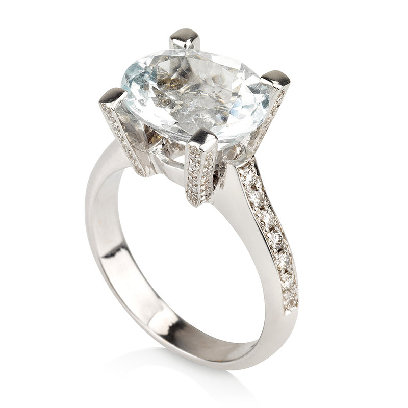 Royal Aquamarine oval solitaire ring with diamonds