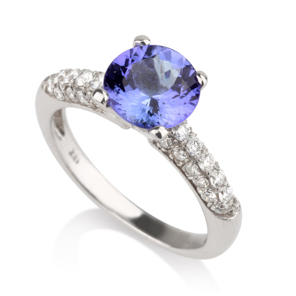 Classic solitaire ring with diamond pave and Tanzanite